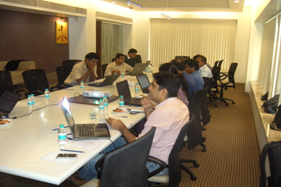Participants-solving-case-study-in-CDR-program